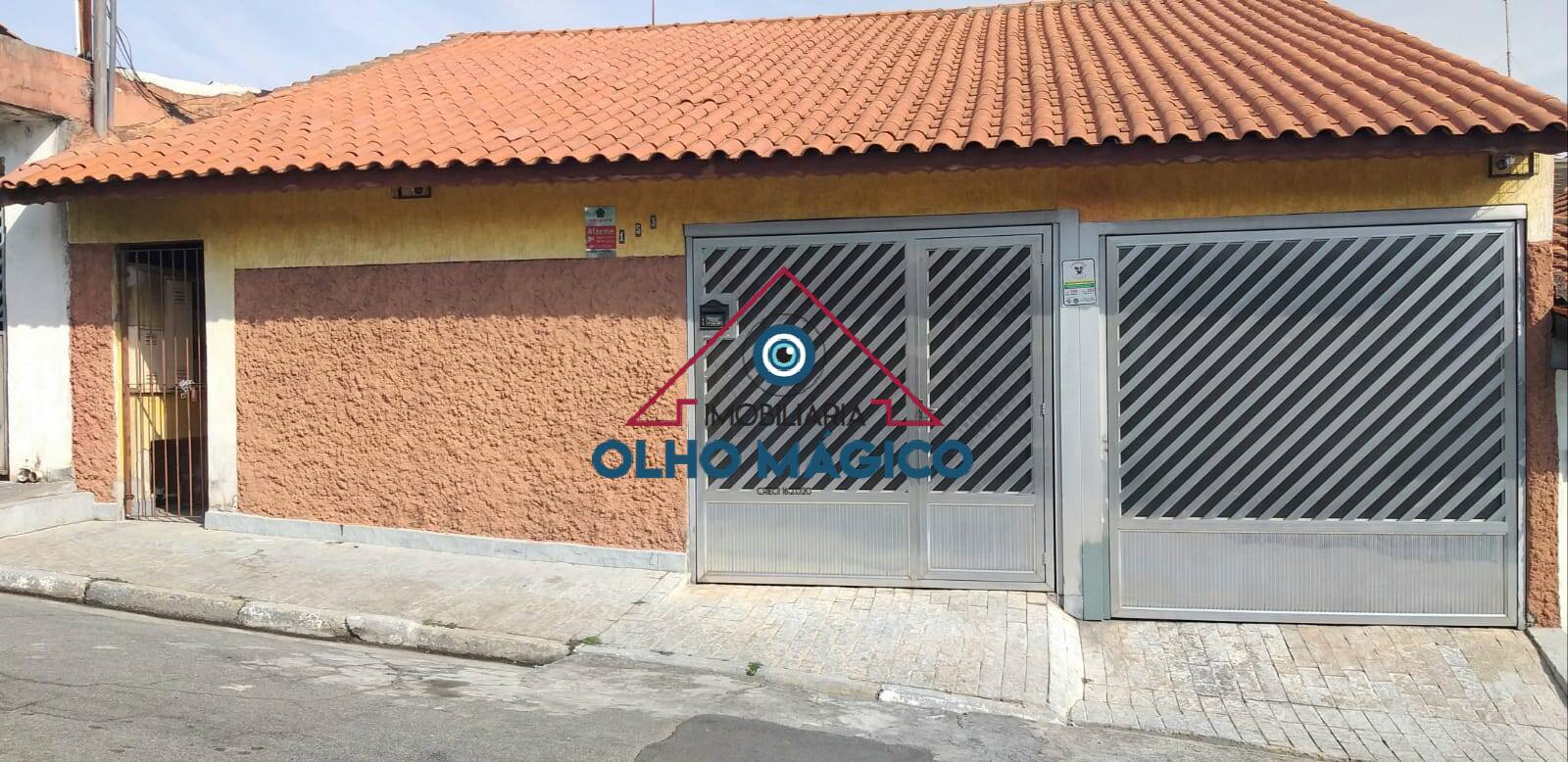 Ótima Casa Térrea - 3 dormitórios com suíte - 3 vagas