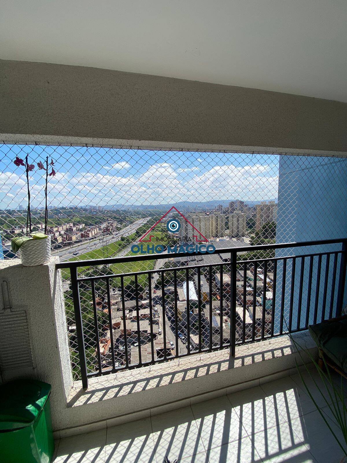 Apartamento no melhor condomínio da região andar alto e vista livre