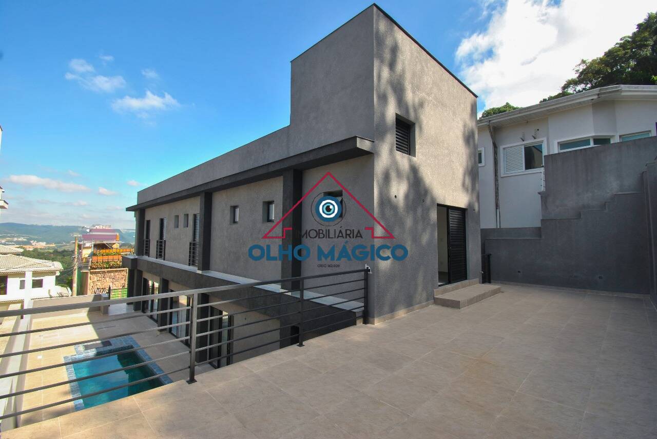 Sobrado Novo - Valville 1 - 4 suítes - 4 vagas - Piscina
