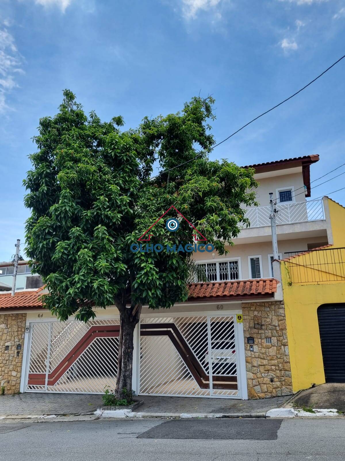 Sobrado à venda com 3 quartos, 190m² - Foto 1